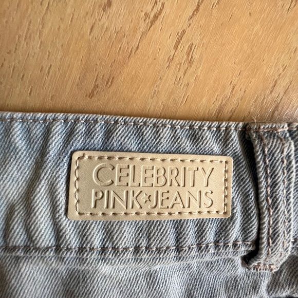 CELEBRITY Pink Short Jeans Cut Offs Distressed Star Print 5 American flag size 9 - Picture 3 of 7